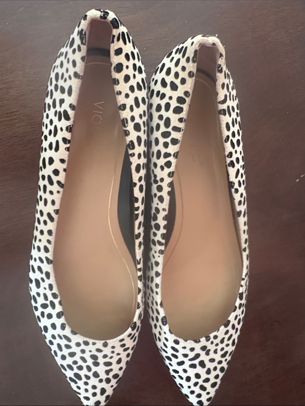 Vionic Pointed Toe Dalmatian Print Flats - Black & White size 9 - Picture 3 of 4